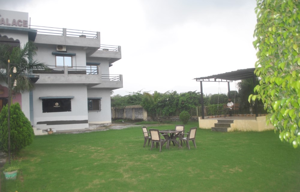 Hotel Narayani Palace